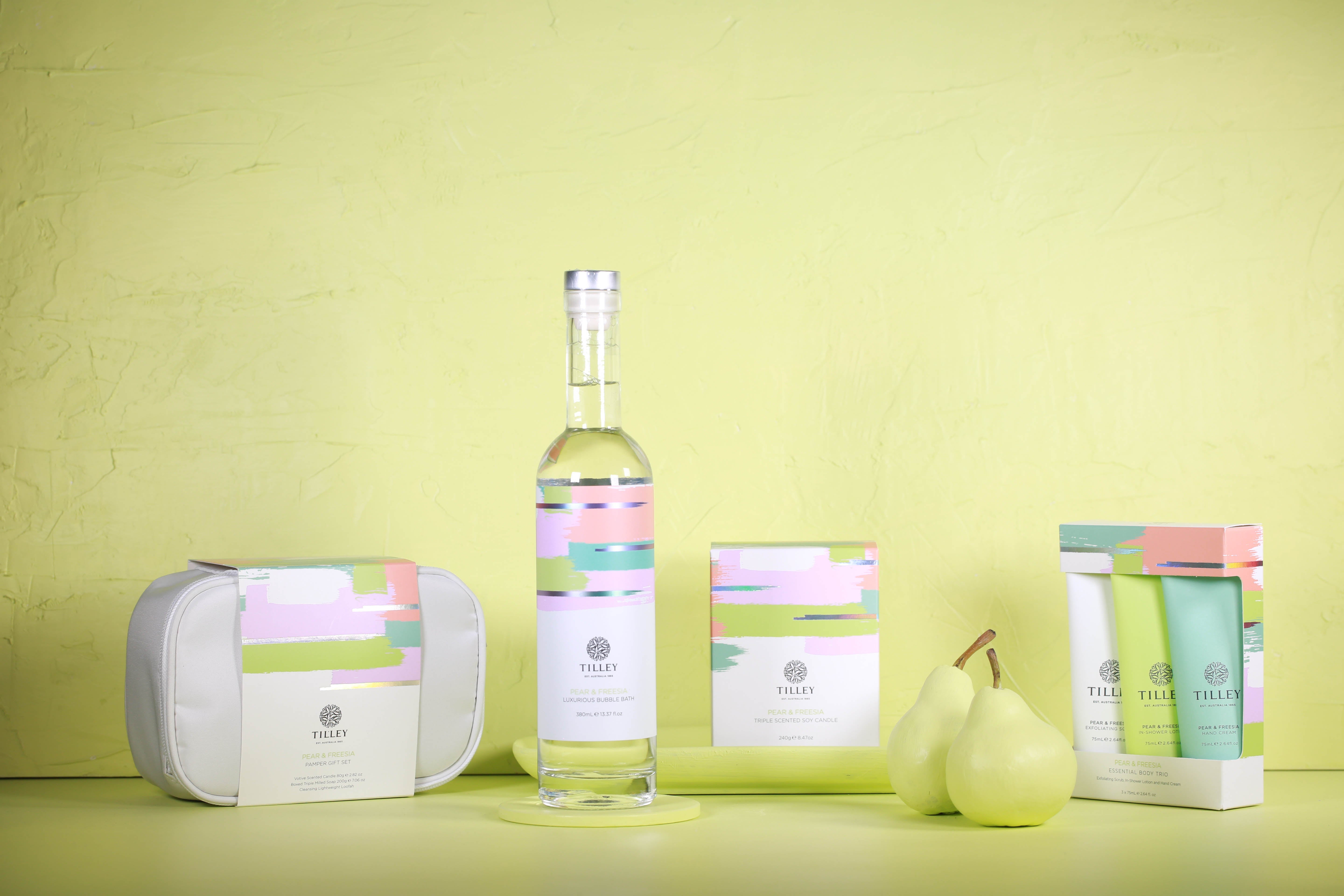 Pear + Freesia