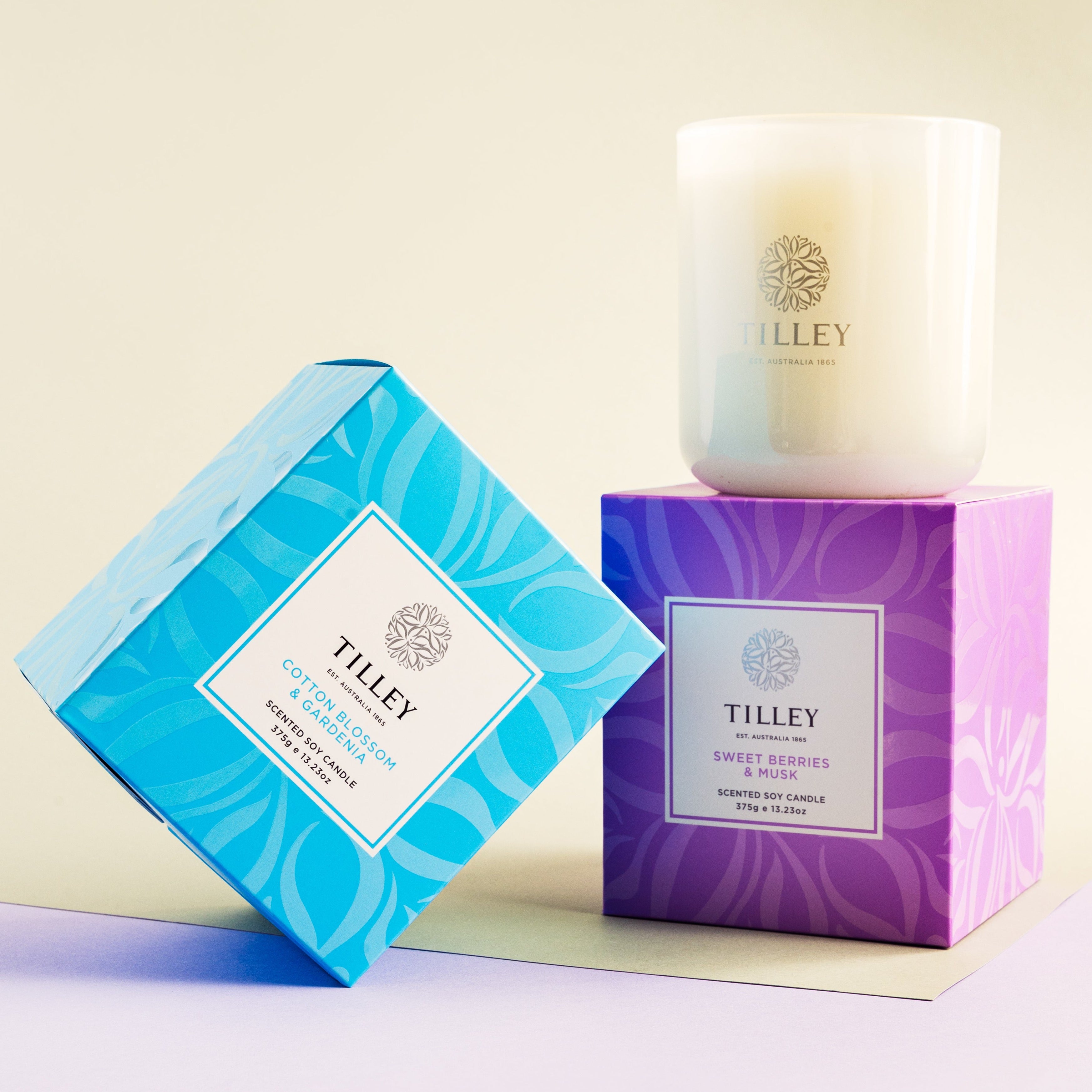NEW Classic White Cotton Blossom & Gardenia 375g Scented Soy Candle